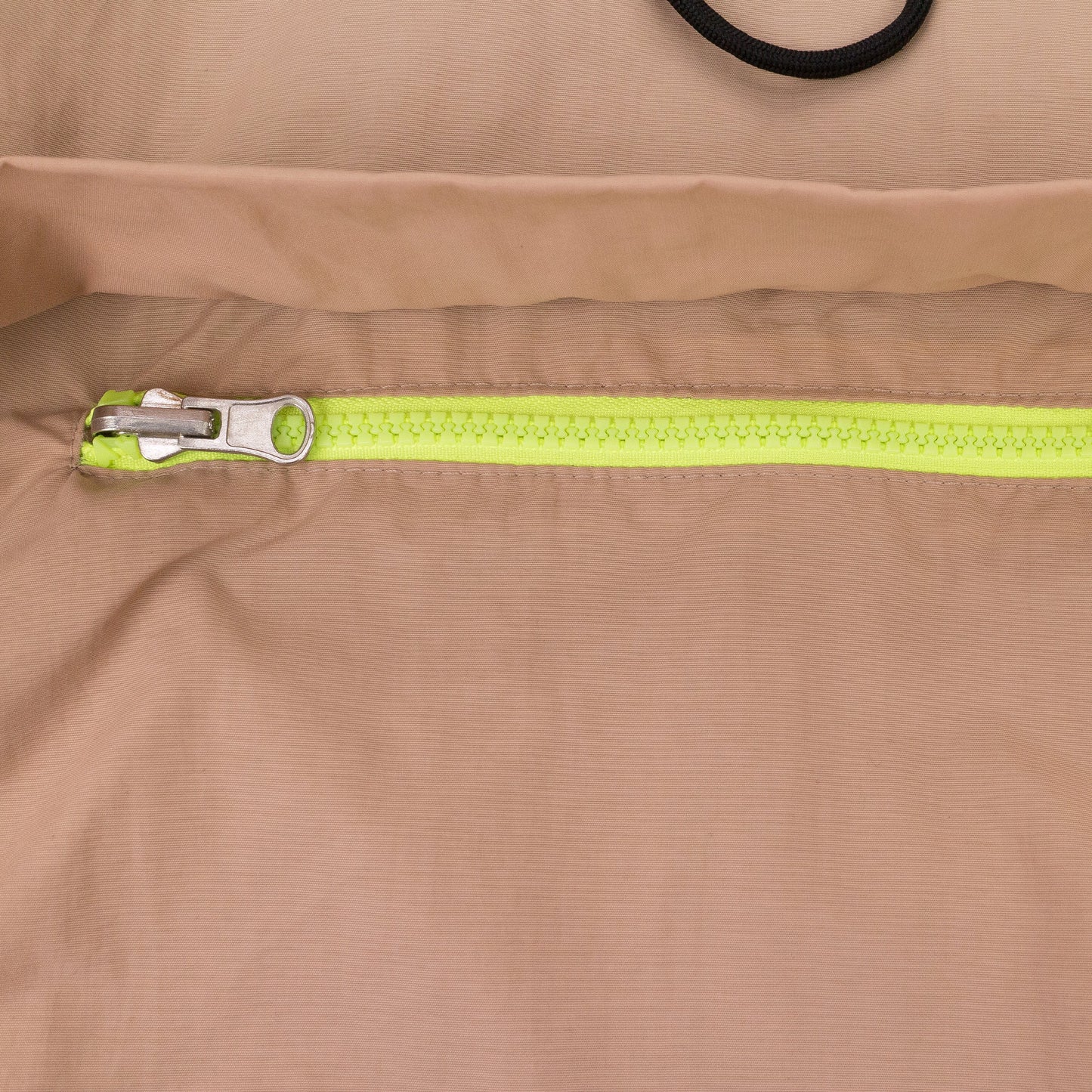 BEIGE/GREEN EMILIO PACKABLE WINDBREAKER