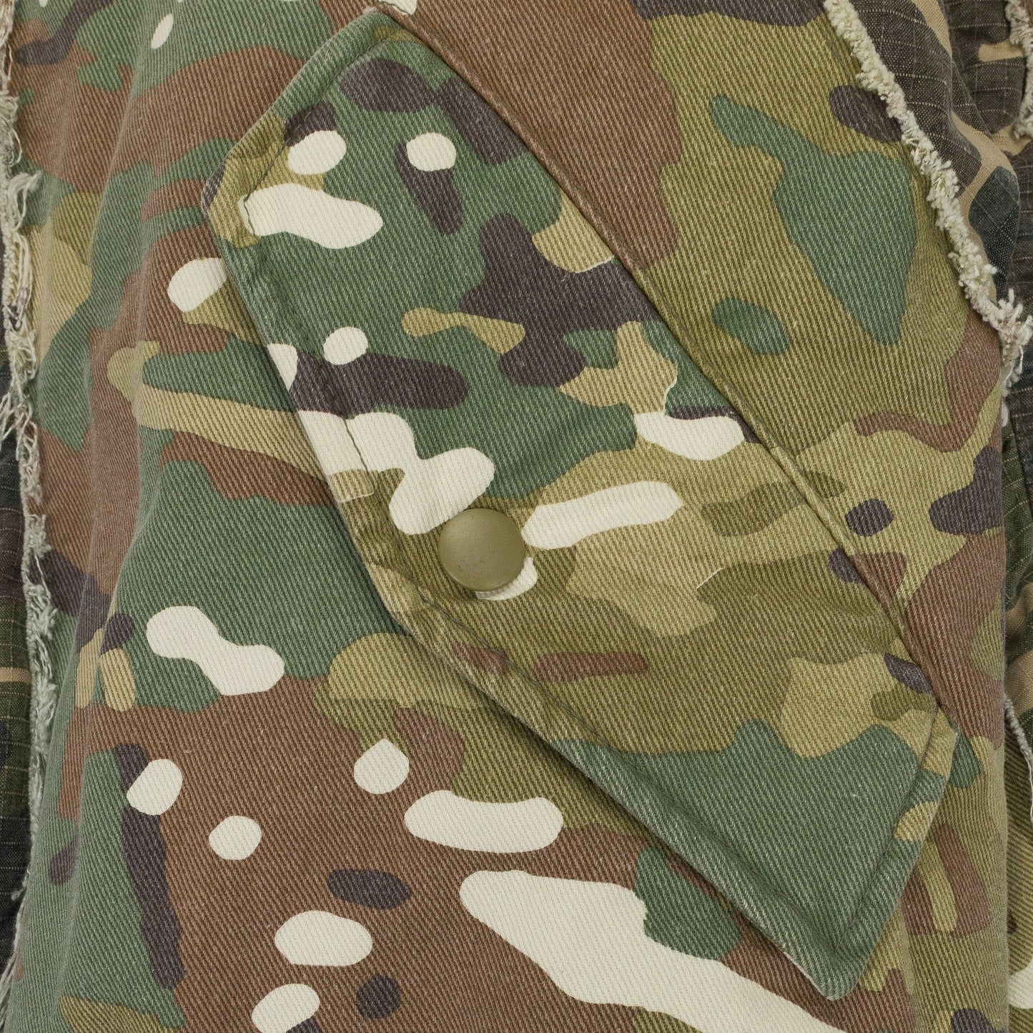 CAMO REWORKED HOODED BOMBER JACKET