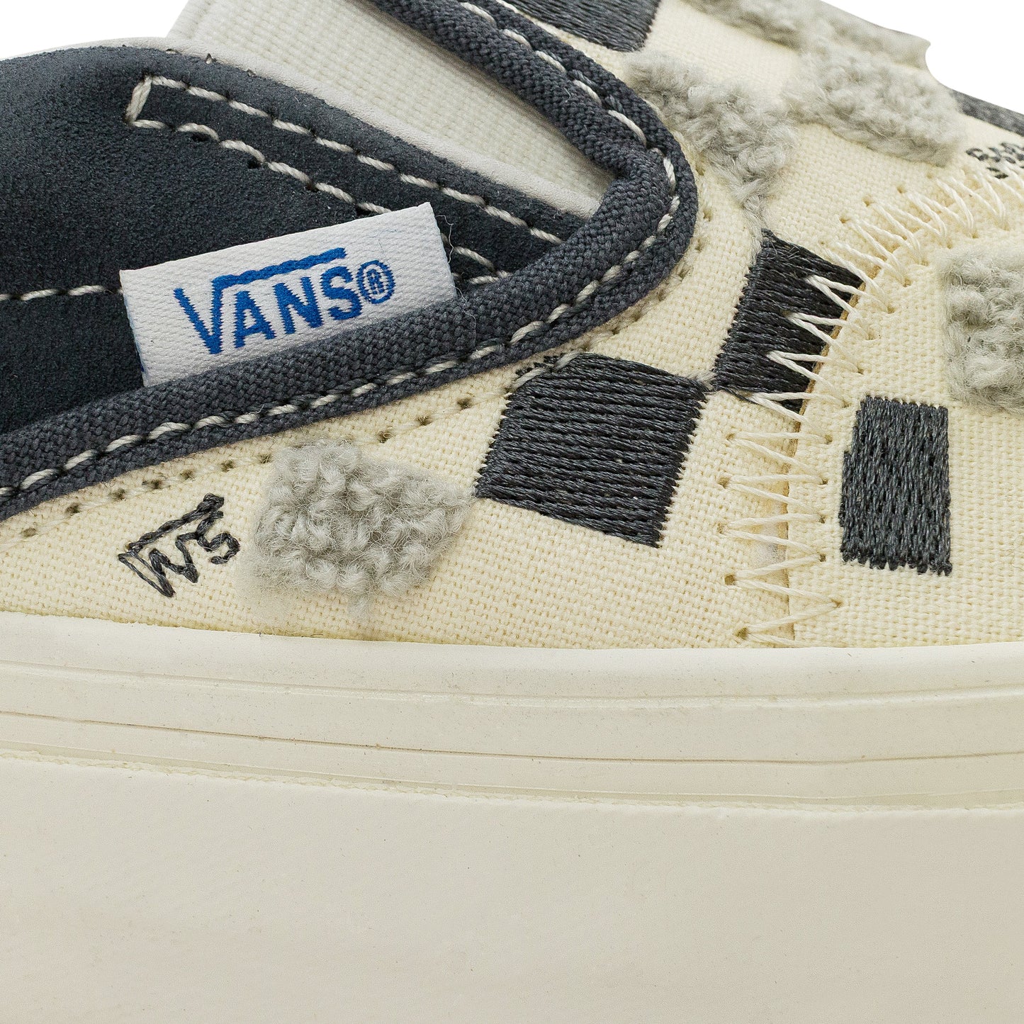 WHITE/NAVY U CLASSIC SLIP-ON BRICOLAGE LX SNEAKERS