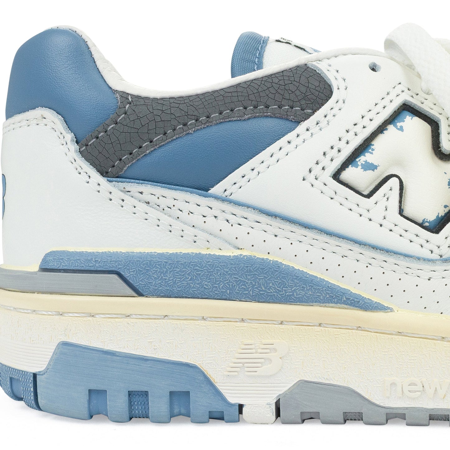 SEA SALT 550 SNEAKERS