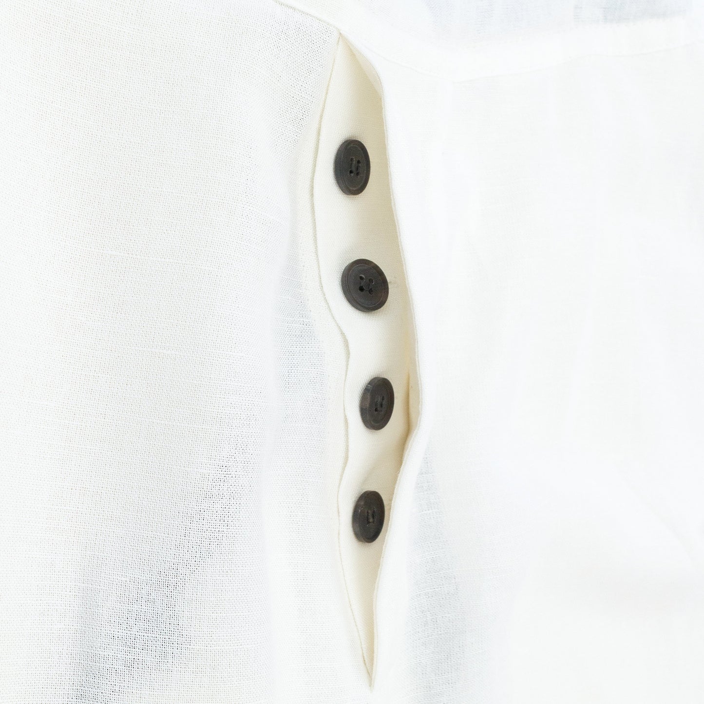 WHITE WIDE LEGGED SHORTS