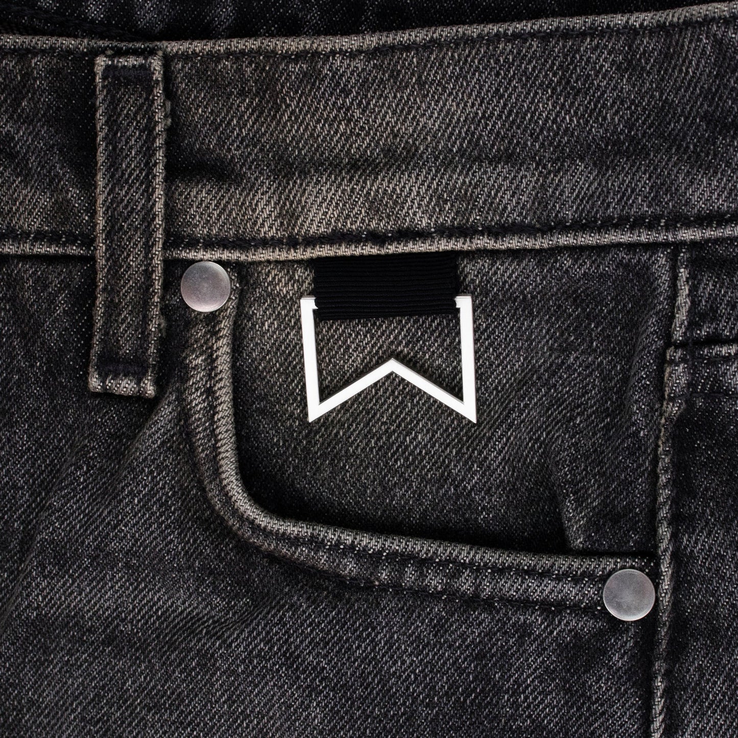 BLACK 90S DENIMS