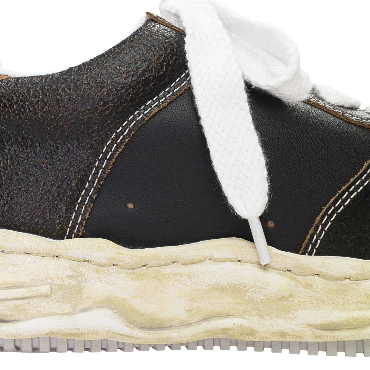 WAYNE LOW CRACKING BLACK LOW-TOP SNEAKER