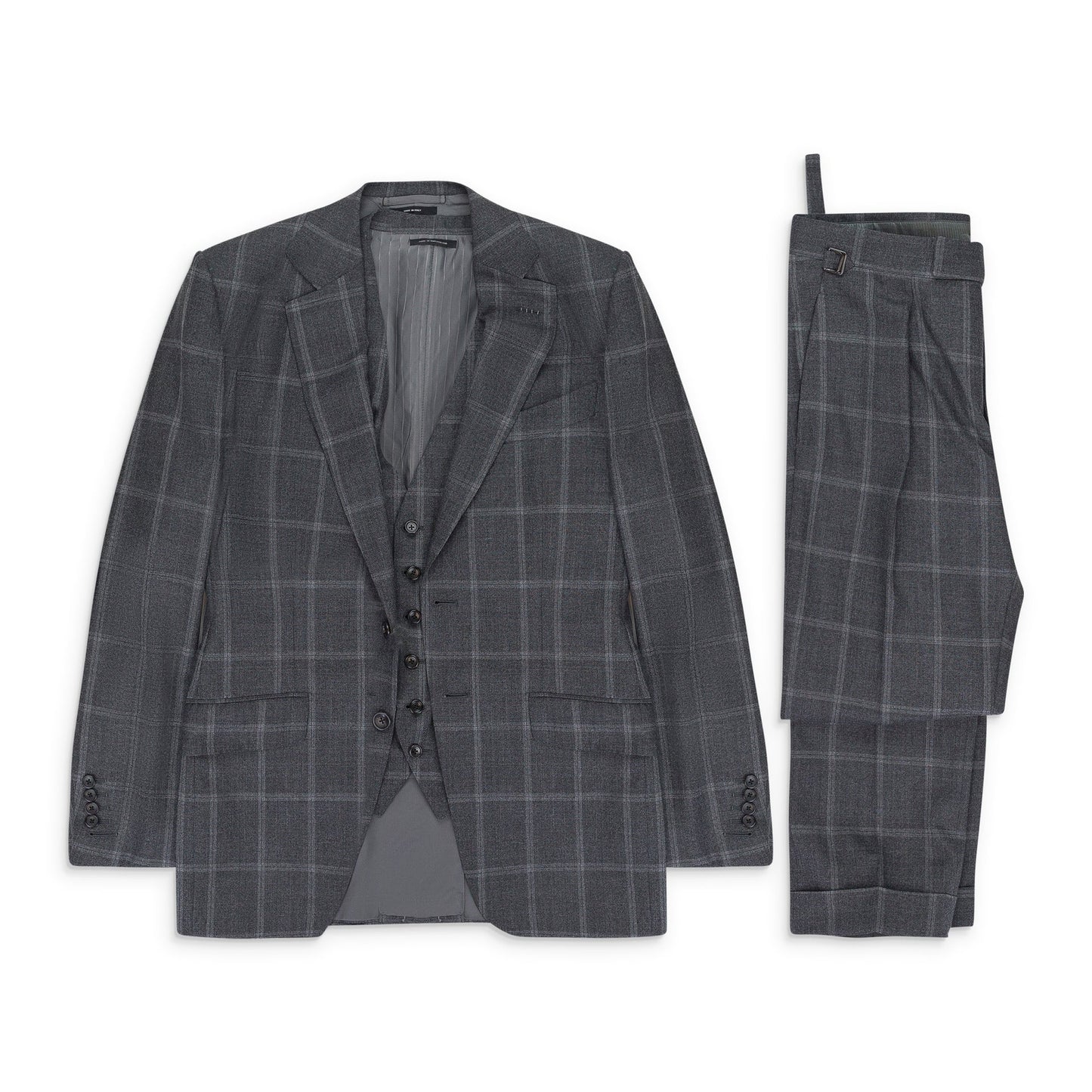 GREY PLAID THREE PIECE SUIT