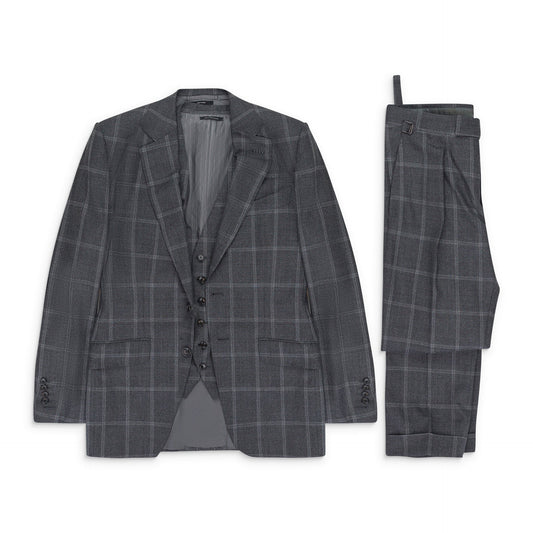 GREY PLAID THREE PIECE SUIT
