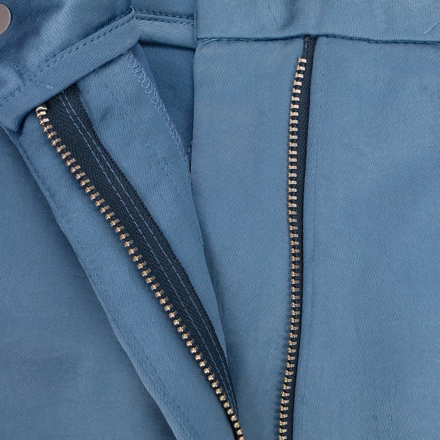 BLUE/WHITE BACK SLIT W/ TRIM STRAIGHT PANTS