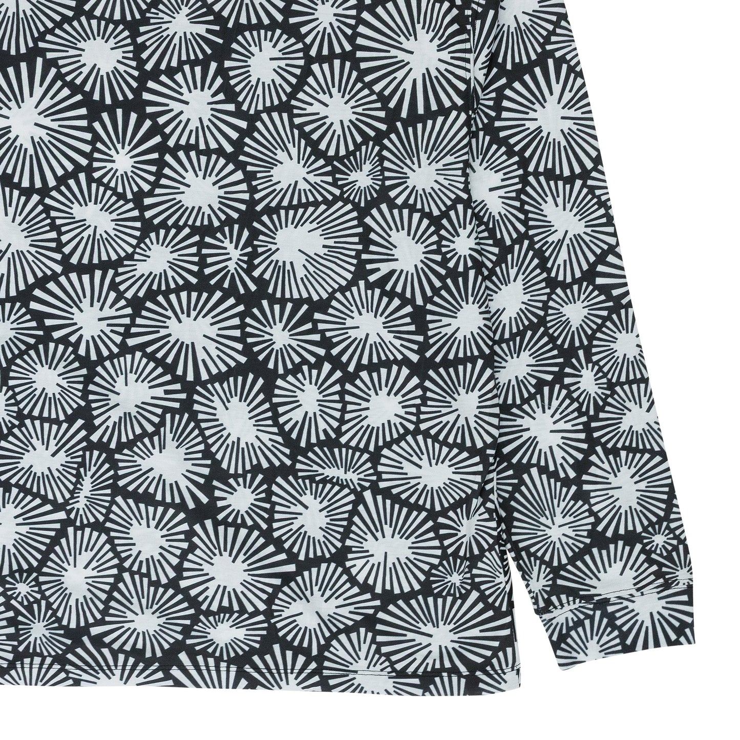 BLACK LONG-SLEEVE T-SHIRT