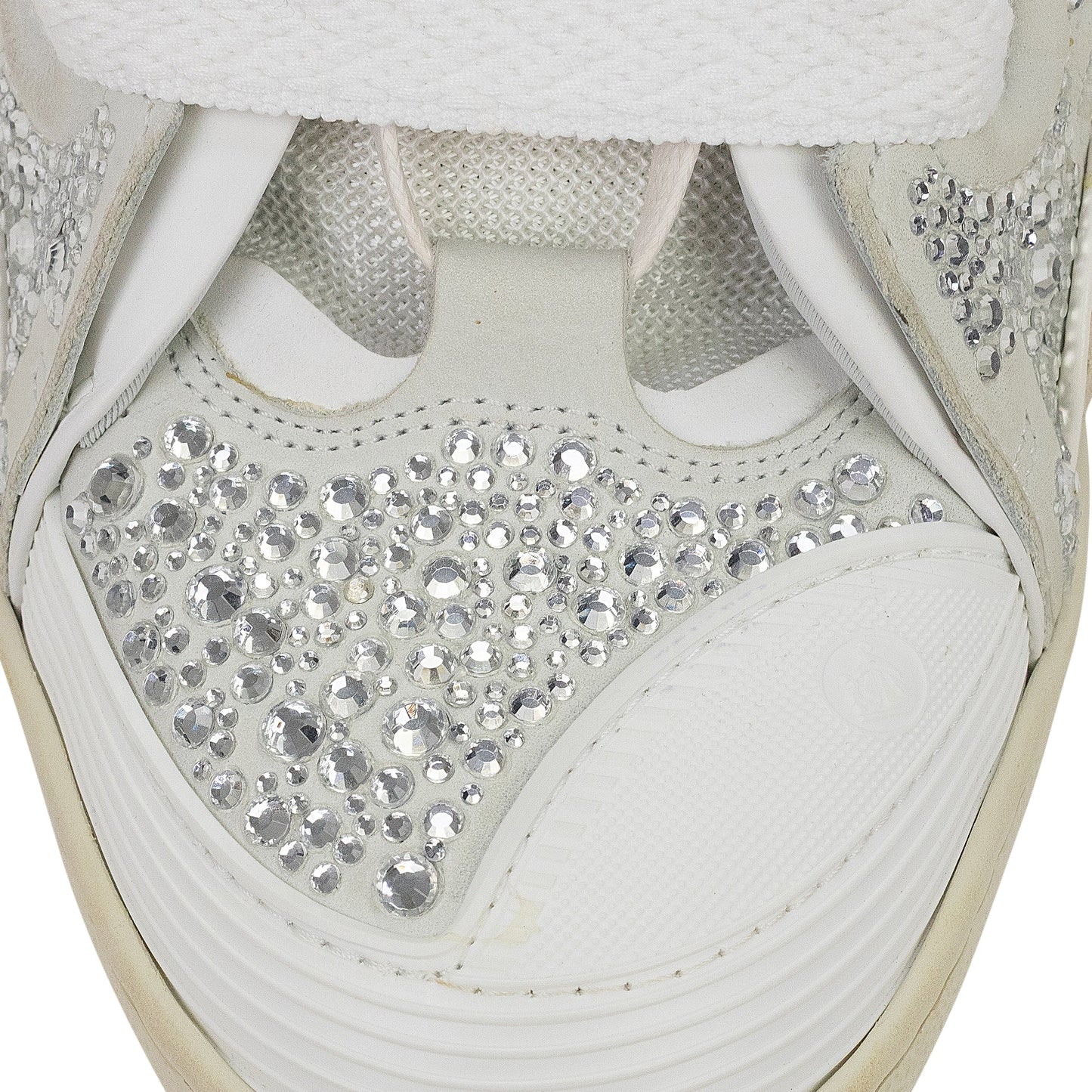 WHITE/SILVER CURB SNEAKERS