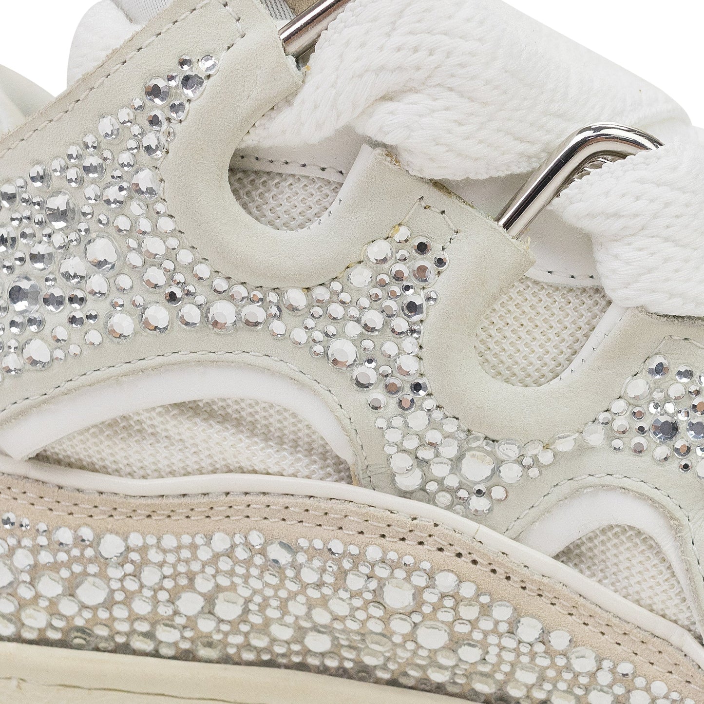 WHITE/SILVER CURB SNEAKERS