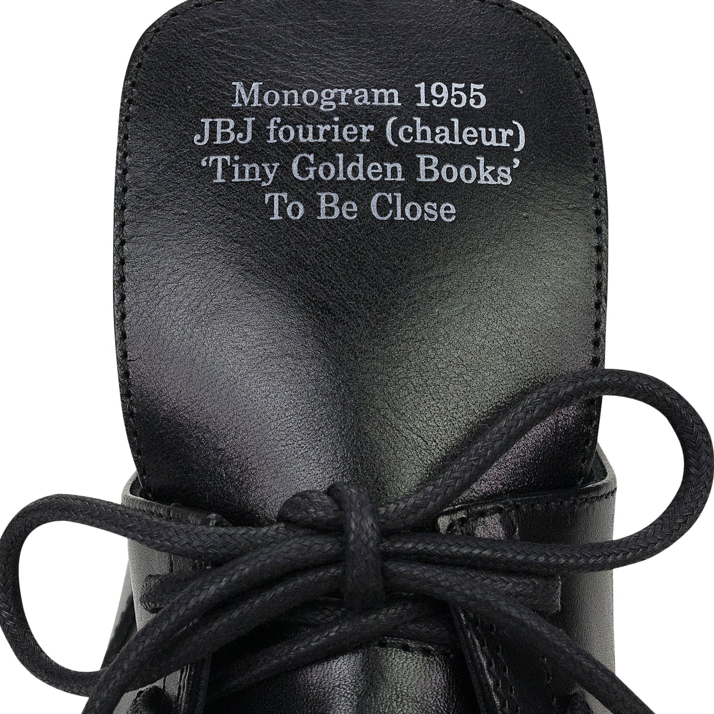 BLACK LACED UP LOW OXFORDS