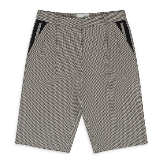 WHITE/BLACK LOOSE BERMUDA SHORTS