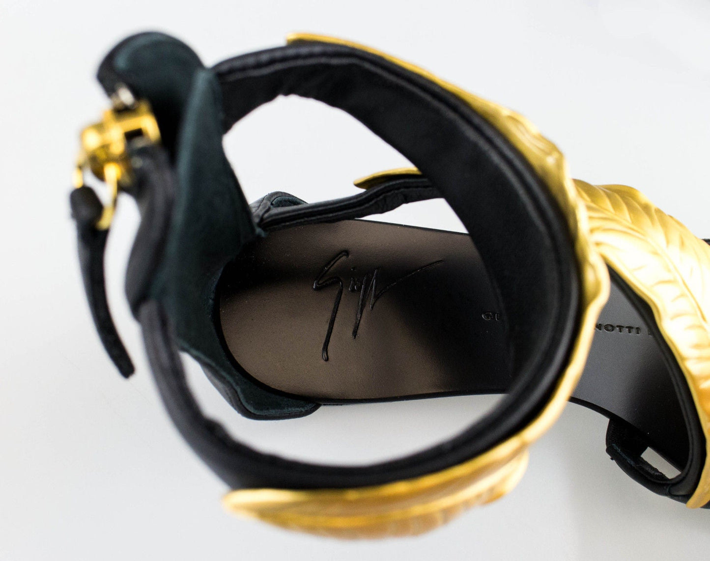 ROLL JETI LEATHER BLACK SANDALS & FLIP-FLOPS