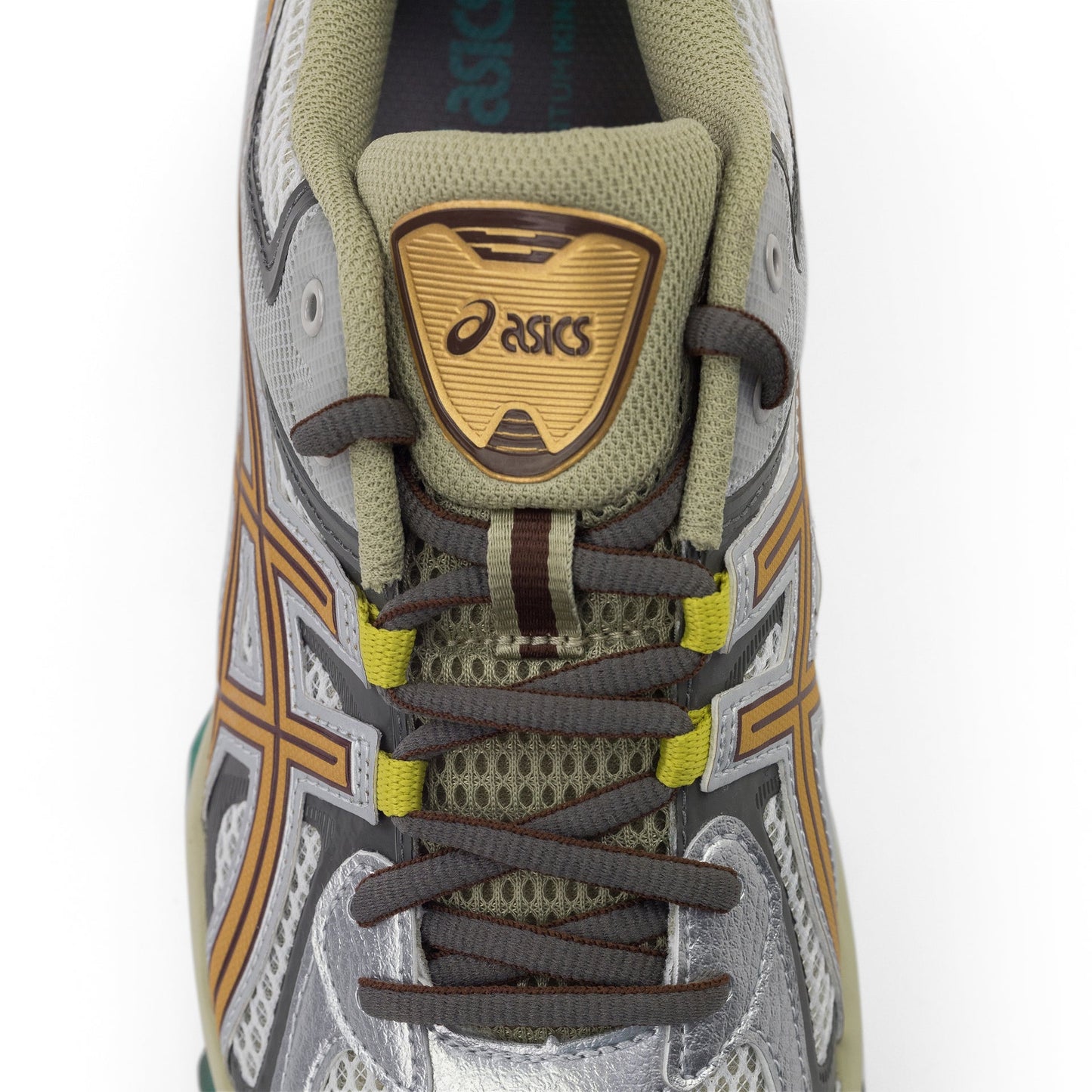 White / Khaki Gel-Quantum Kinetic Sneakers