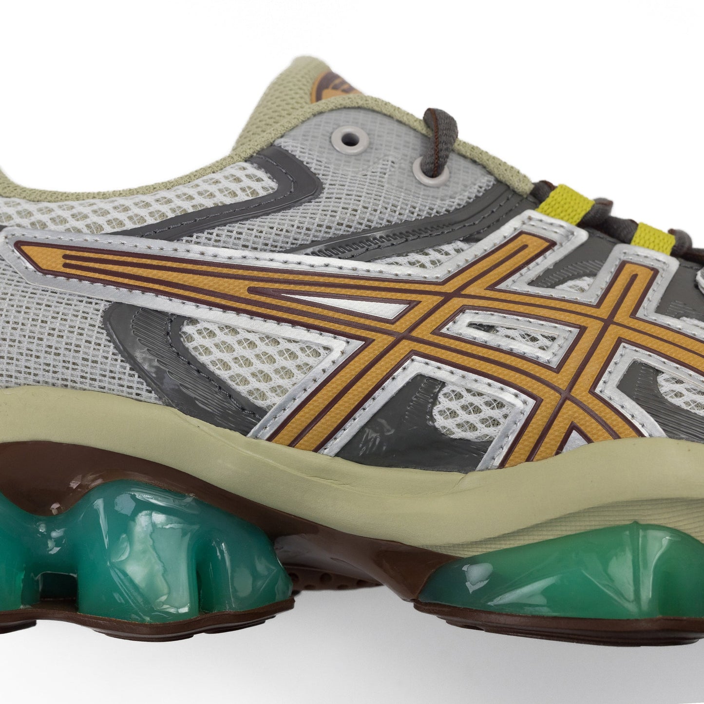 White / Khaki Gel-Quantum Kinetic Sneakers